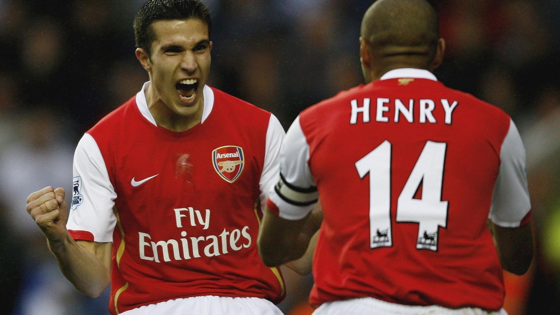 九游体育官网-英超争冠白热化，曼城、阿森纳、利物浦三强鼎立，赛季末决战在即